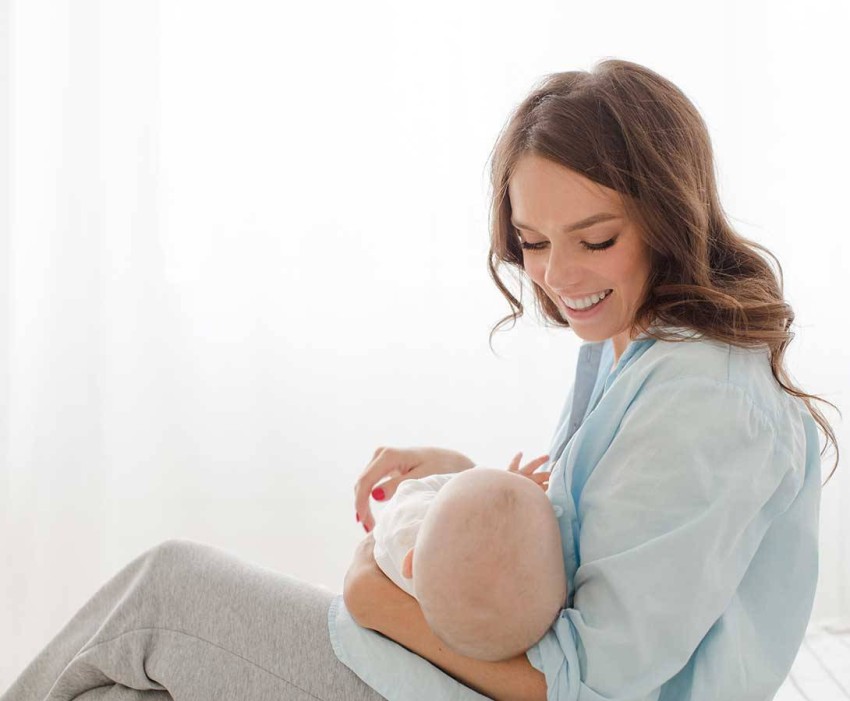 فوائد الرضاعة الطبيعية للطفل والأم وأهميتها في تجنب الاصابه ببعض الامراض
