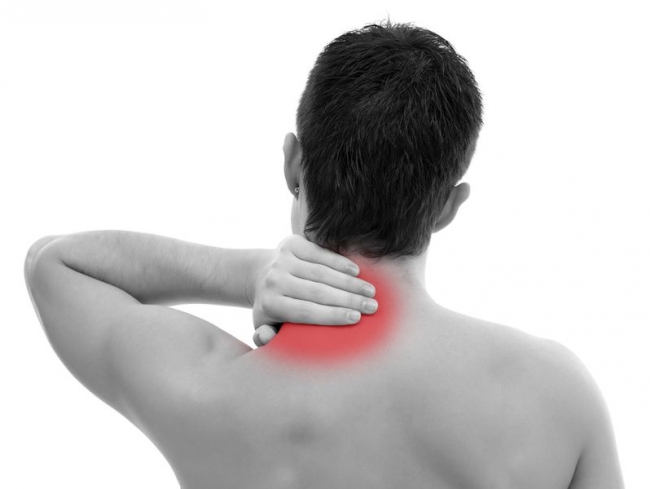 أسباب آلام الرقبة والرأس من الخلف ما هي الاسباب المحتملة لألم الرقبة وكيف يتم علاجها؟