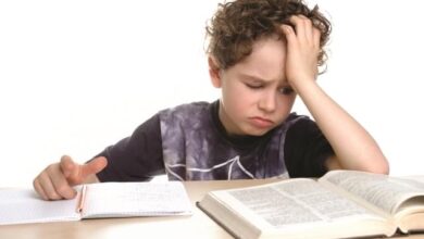 كيف اتعامل مع ابني الذي لا يحب الدراسة إليك 6 نصائح لتحفيز طفلك على التعلم